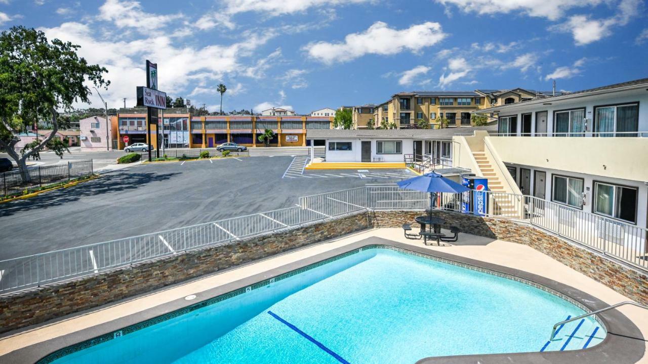 Sea Rock Inn - Лонг Бийч Екстериор снимка